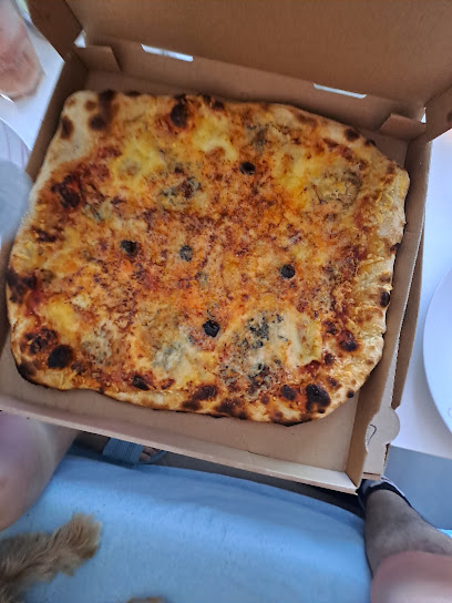 Pizza de Mondial Pizza à La Roche-Blanche