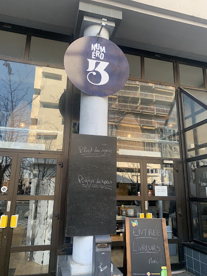 Pizza de Restaurant Le Numéro Trois Italien pizza / Réservations : https://www.numero3bypierre.net/reservations à Clermont-Ferrand